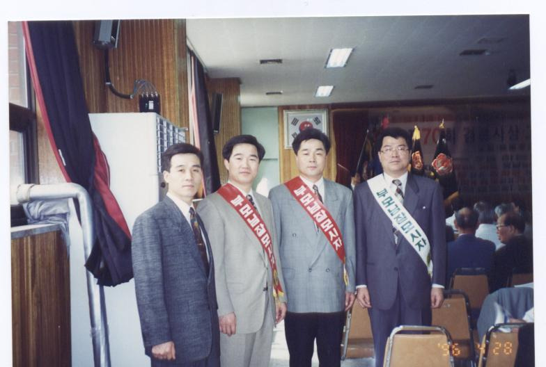 만물형제 이미지